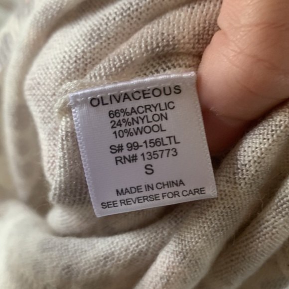 Olivaceous Lightweight Leopard Print Sweater Size Small - Picture 4 of 4